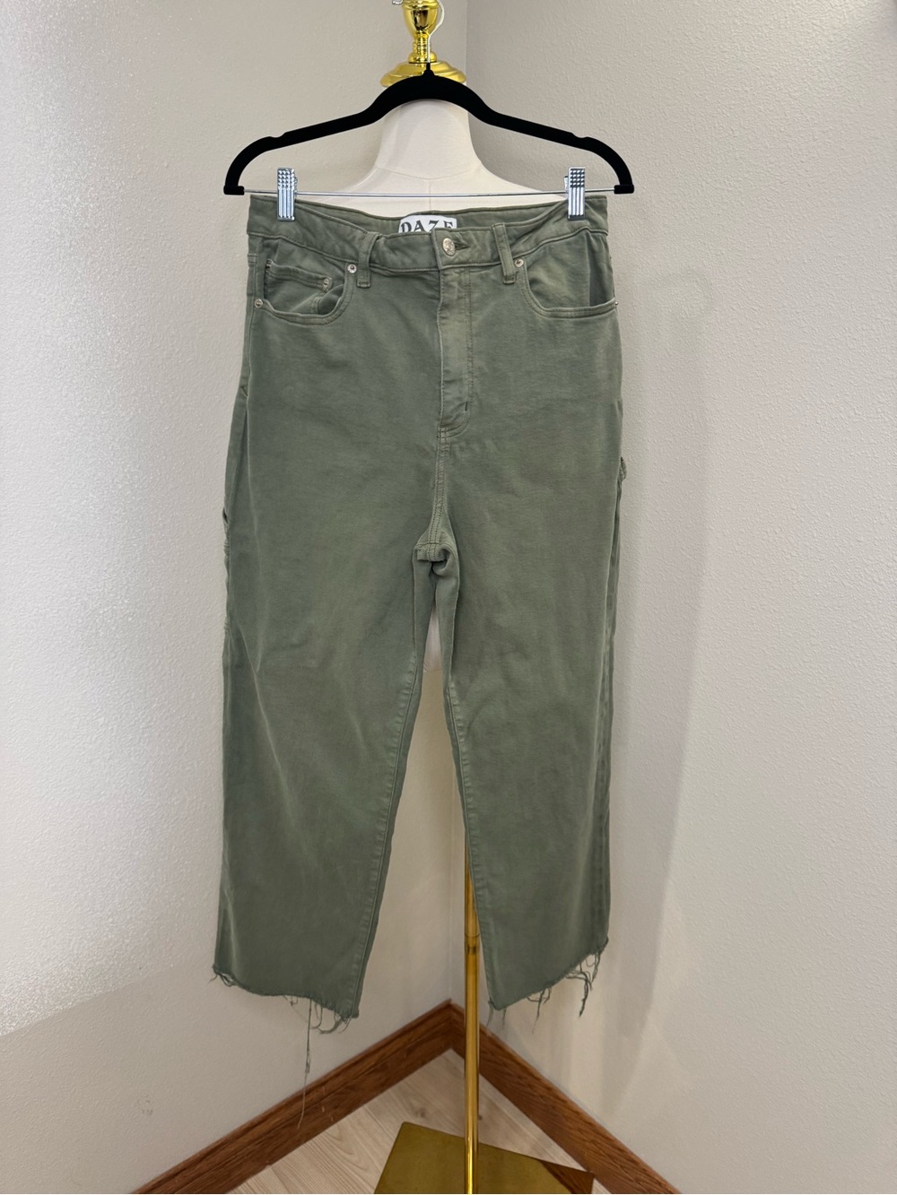 DAZE Just Right Olive Green Cropped Straight Jeans Raw Hem Size 30